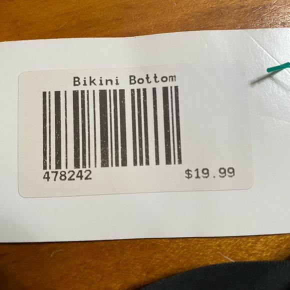 Blush White and Black Contrast Bikini Set S/M - Picture 11 of 11